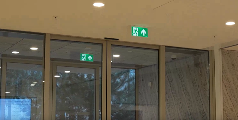 Famostar voorziet Marga Klompégebouw van slimme noodverlichting (video)